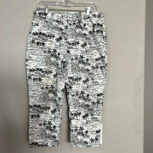 Chico’s Black & White Pattern Capri Pants
